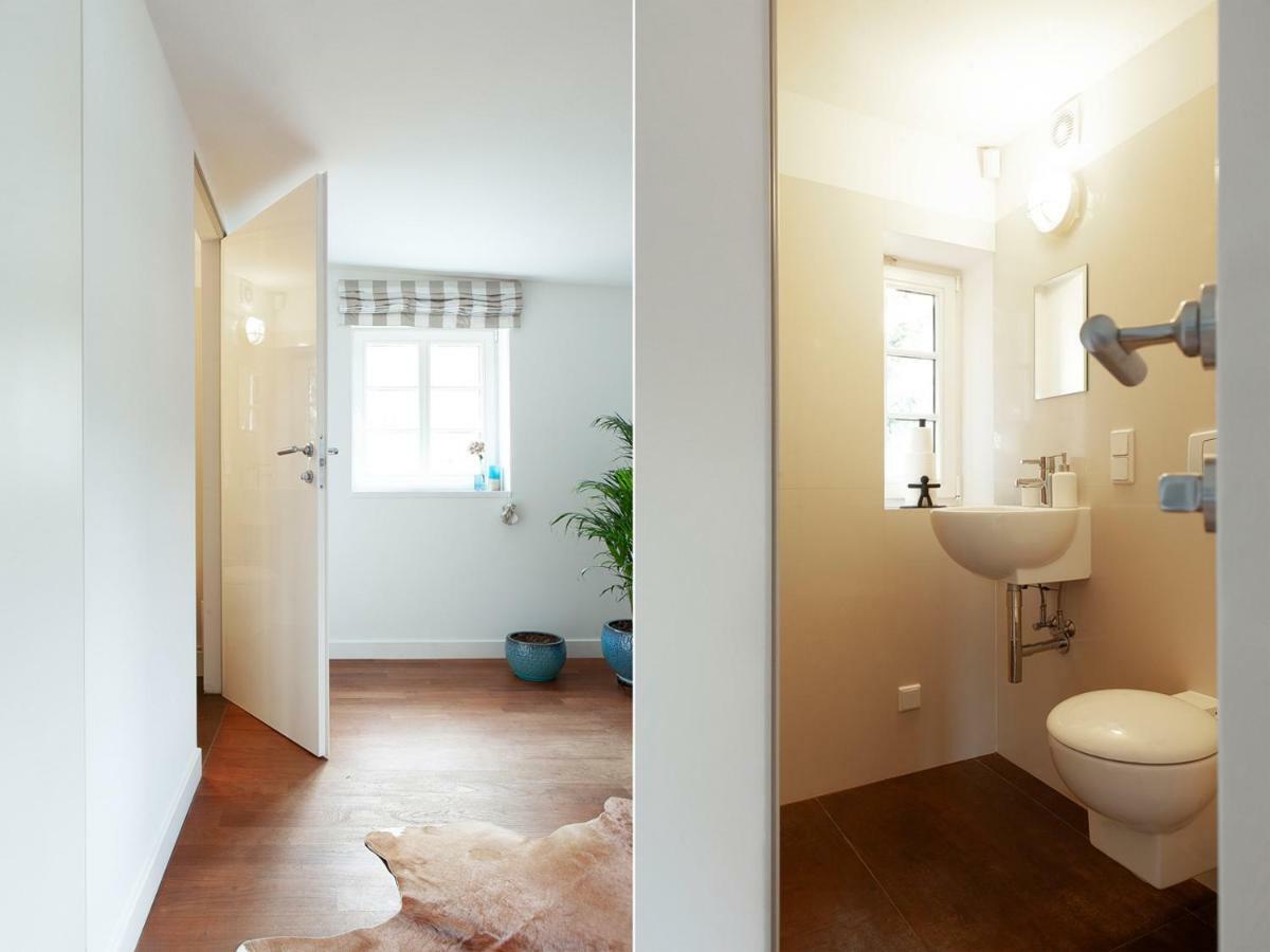 Apartment 10 *