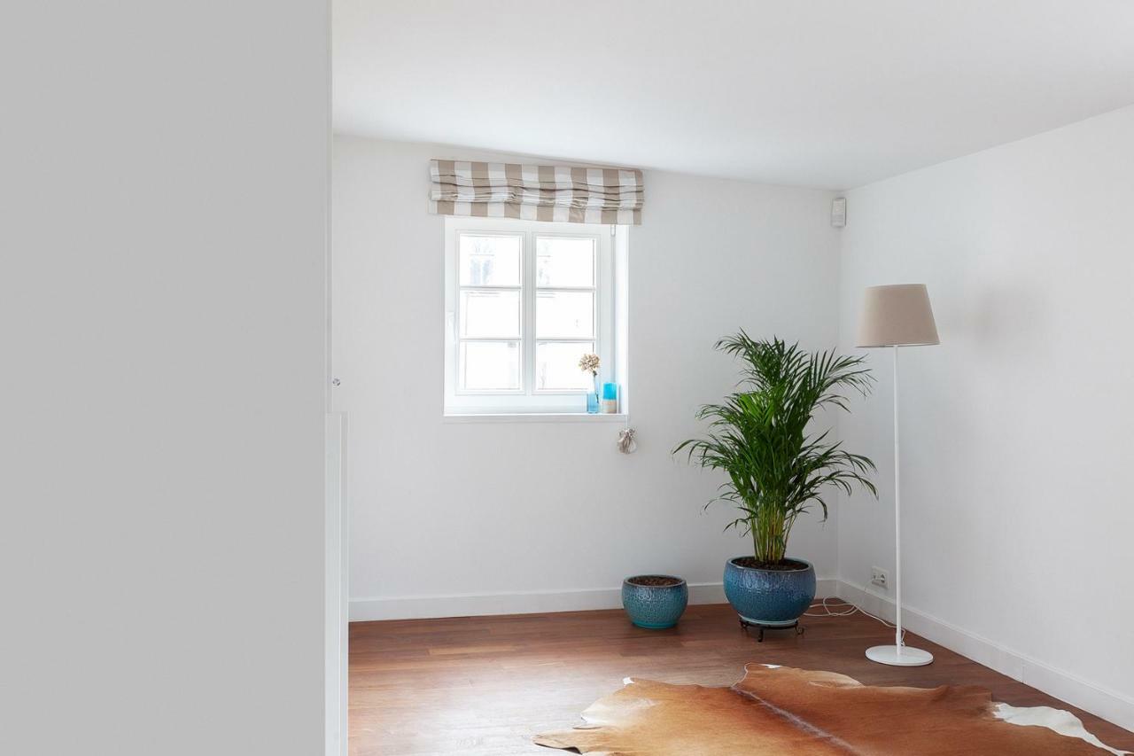 10 Apartment