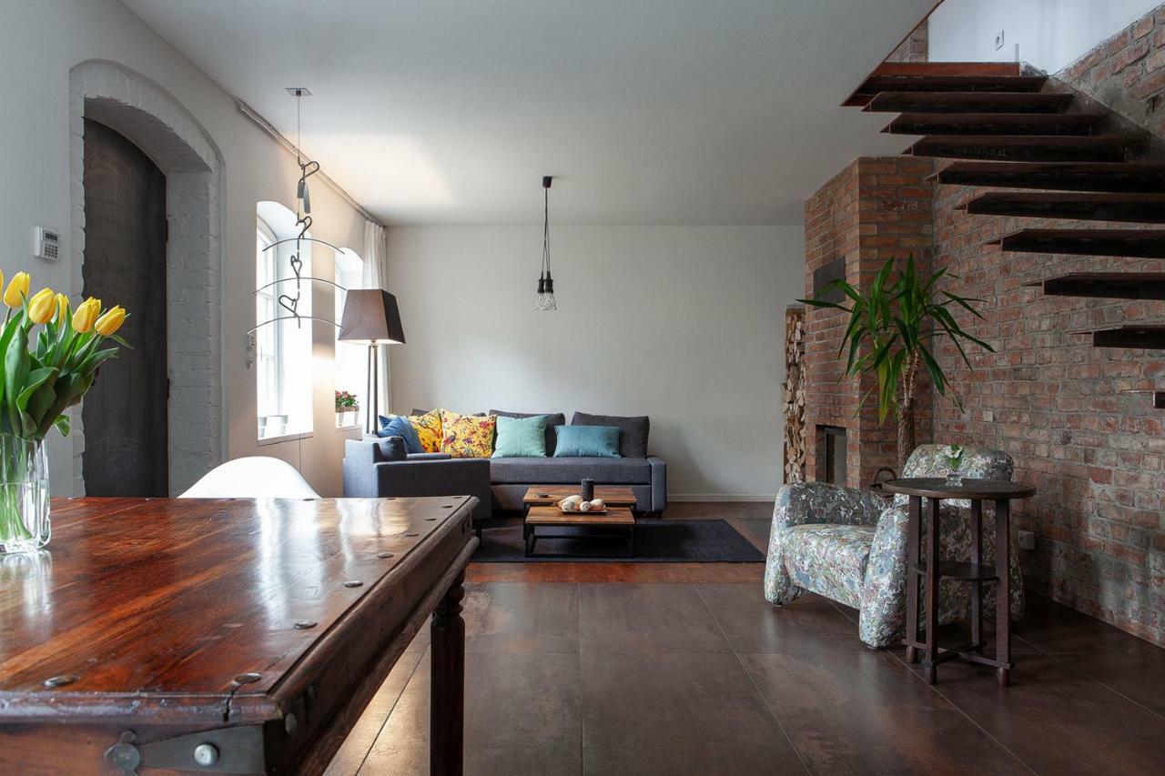 10 Apartment
